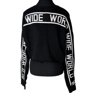 FOREVER 21 Black Crop Sweatshirt World Wide Raw Hem Oversized Size Large